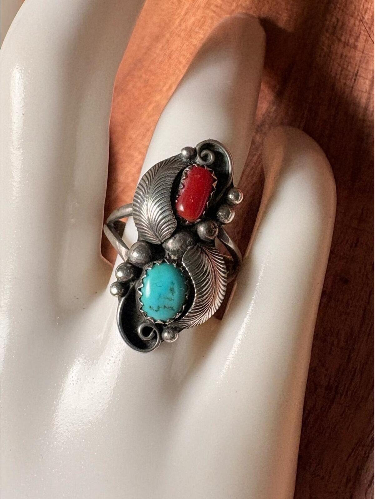 Vintage Native American Sterling Silver Turquoise And Coral Ring - Size 6.5